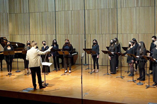 Coro de estuadiantes UC.jpg Coro de estuadiantes UC.jpg