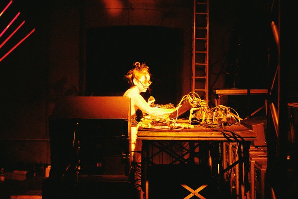  Valesuchi live x Ivi Maiga Bugrimenko.jpg