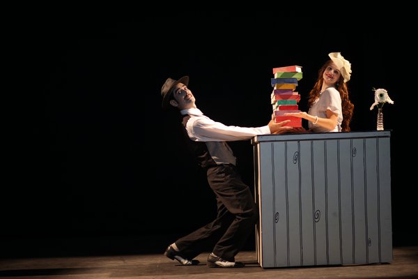 El traje del novio.tif el secuestro de la bibliotecaria.JPG